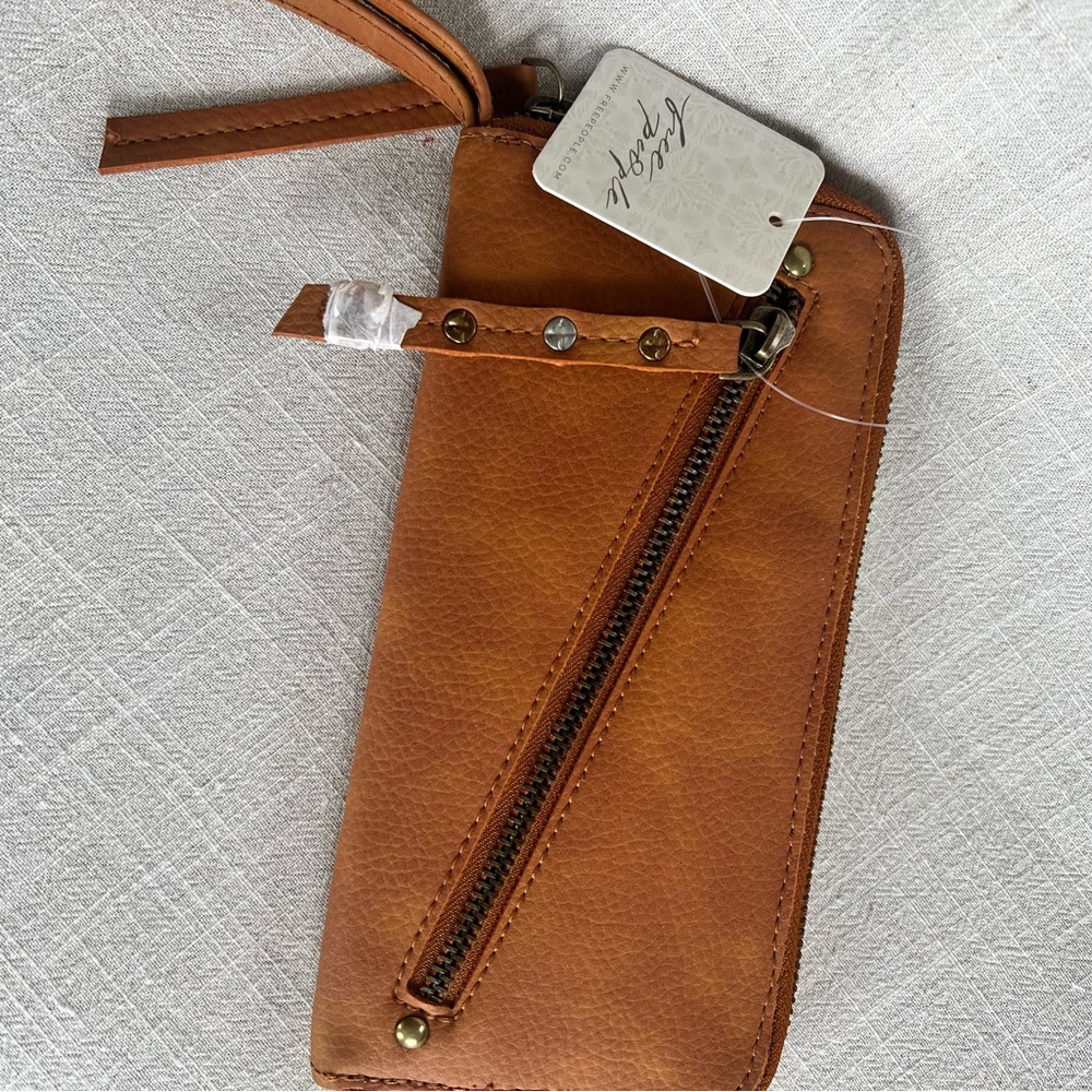 BRAND NEW FREE PEOPLE WALLET